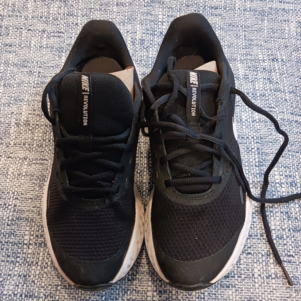 6.5 womens Nike Revolution